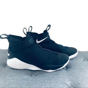 Nike LeBron Zoom Soldier 10